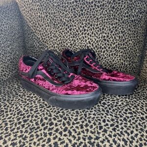 Women’s Maroon Burgundy Suede Vans Size 6.5